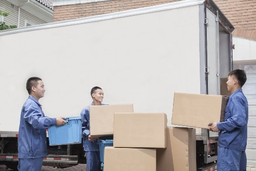 Local packing materials and cartons for a Queens Park move