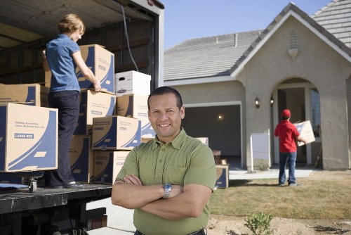 Flexible man and van moving help in Queens Park neighborhood